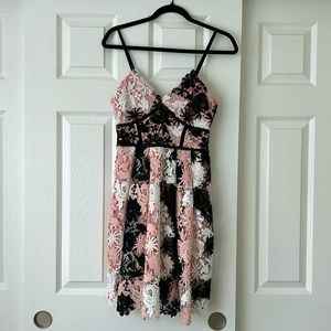 AQUA Bloomingdale’s Multi Lace Empire Waist Cami Dress Pink/White/Black Size XS